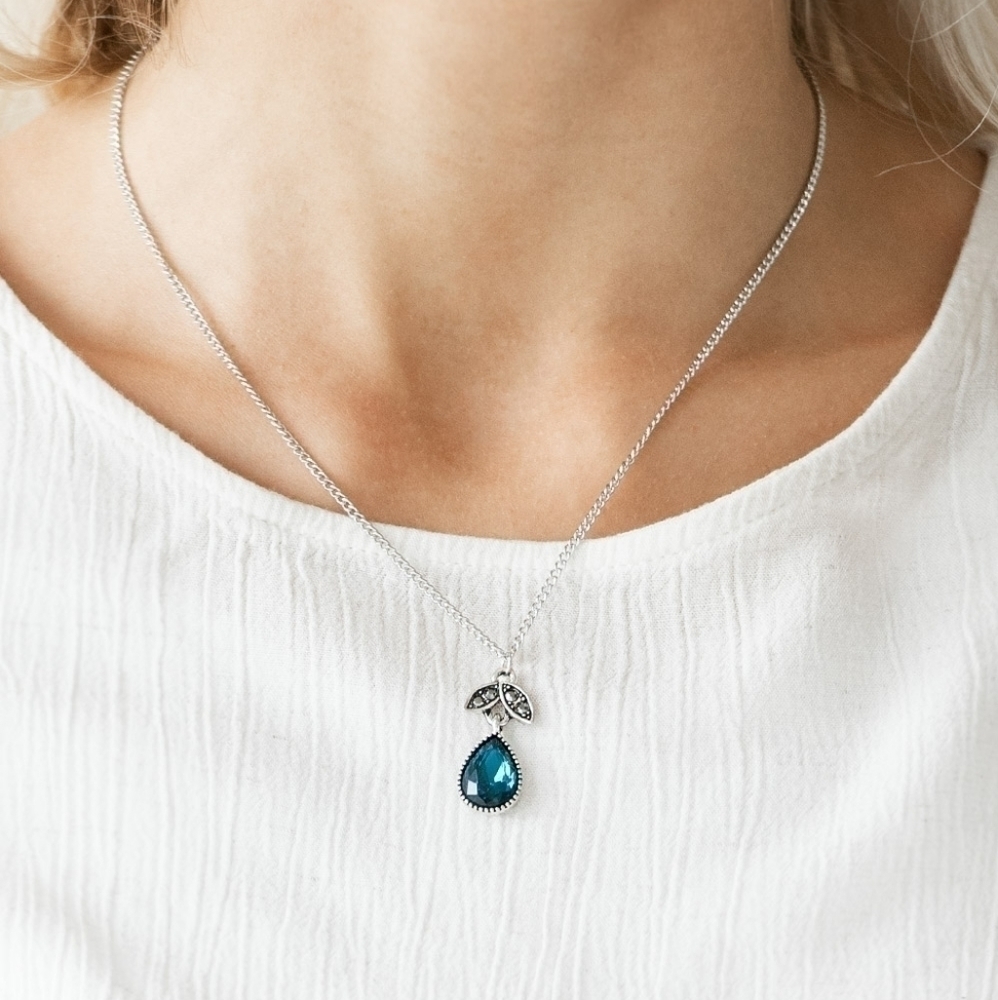 Nice To Meet You Necklace Set
